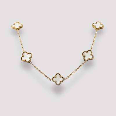 collar trebol blanco