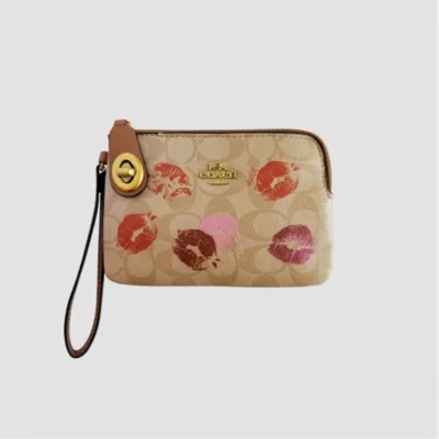 cartera muñequera beige